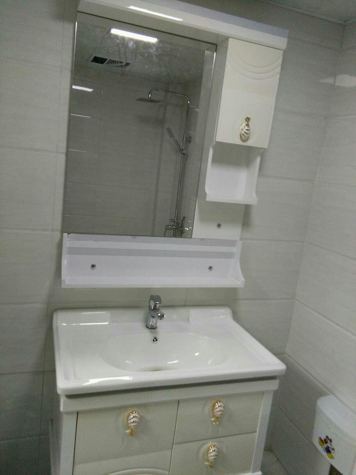 7TaB7t3D7zgz.jpg