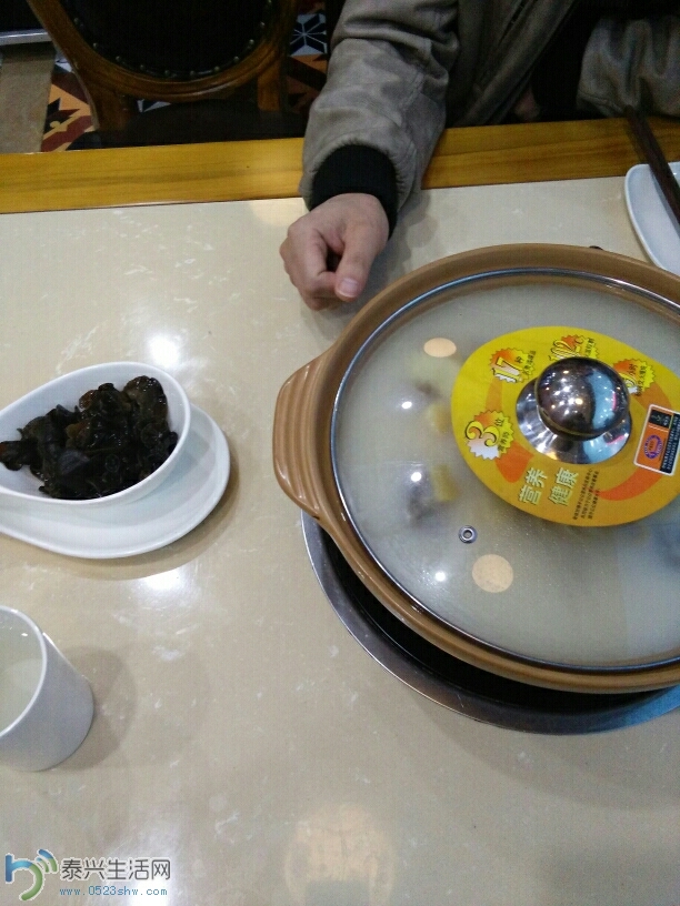 202626d1fff66iu8jpmomv.jpg