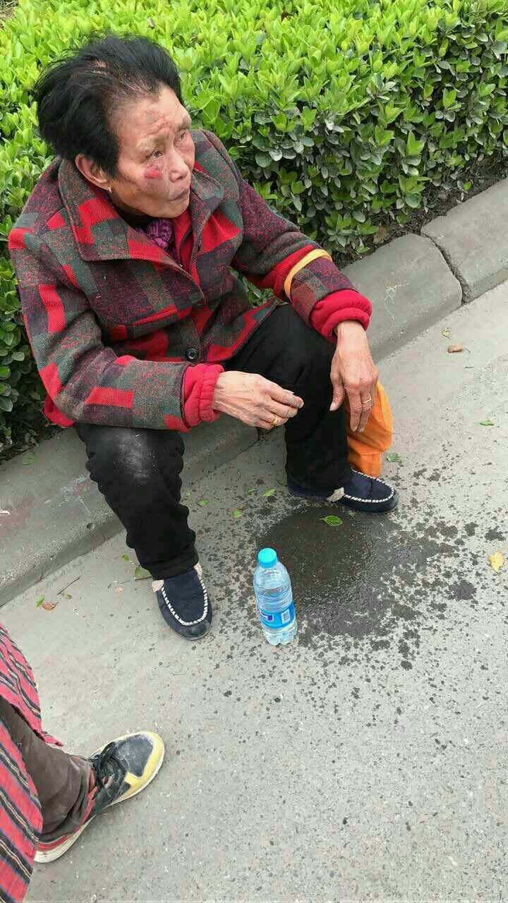 om7CMaqa6zoQ.jpg