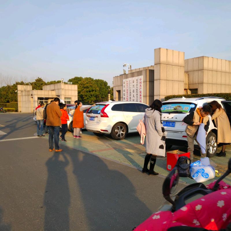 L212m1KkP05l.jpg